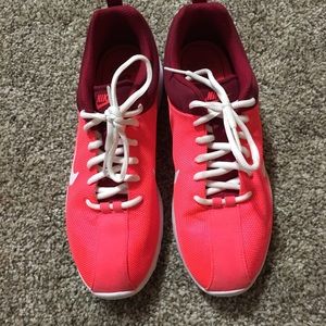 Nike size 8 woman’s shoe